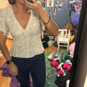 Forever 21 cream and white floral top.